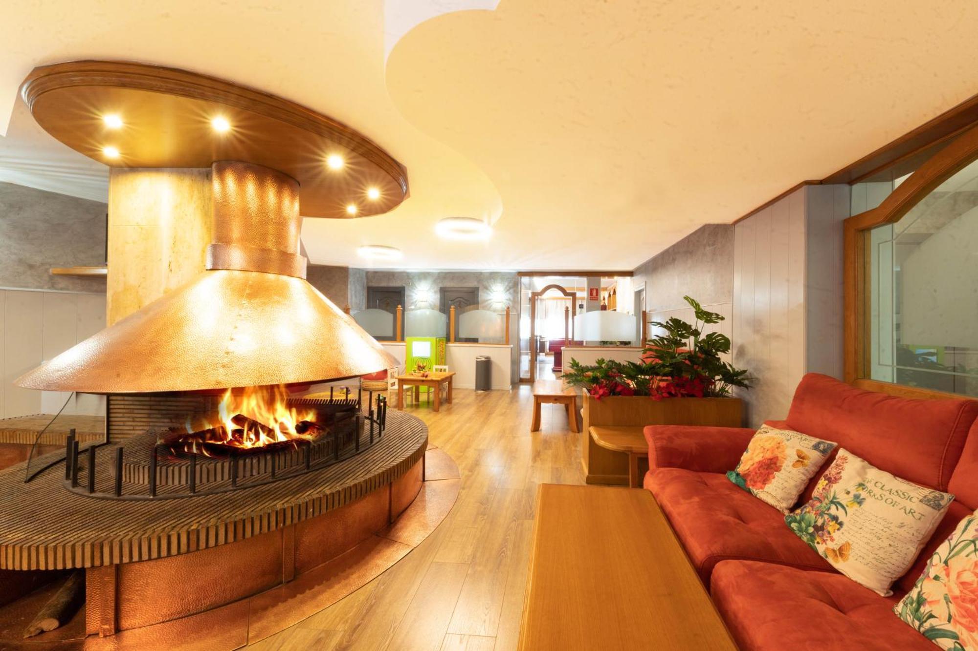 אנקמפ Hotel Guillem & Spa מראה חיצוני תמונה